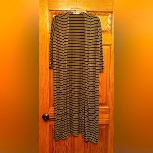 Green and navy lightweight duster